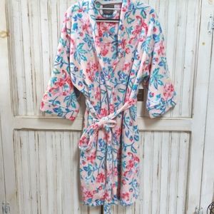 Artology, plush pink floral belted short robe, Medium